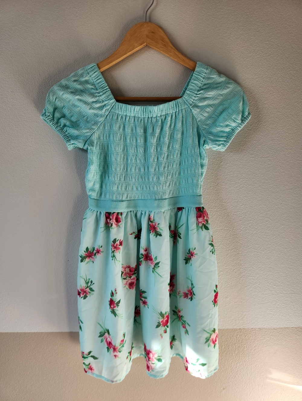 NEW Girls The Children's Place Blue Floral Smocked Dress Large (10-12)